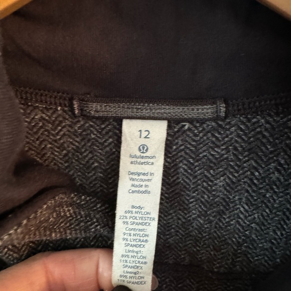 Lululemon pull over - Picture 4 of 4